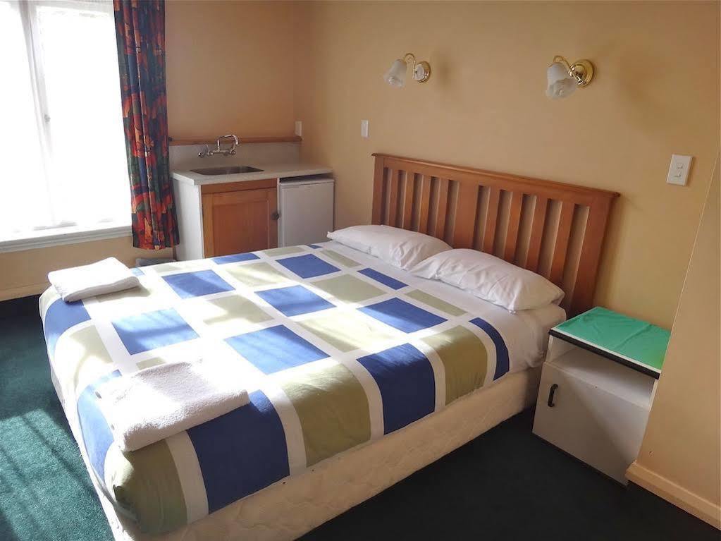 Kiwis Nest Backpackers And Budget Accommodation Дьюндин Экстерьер фото